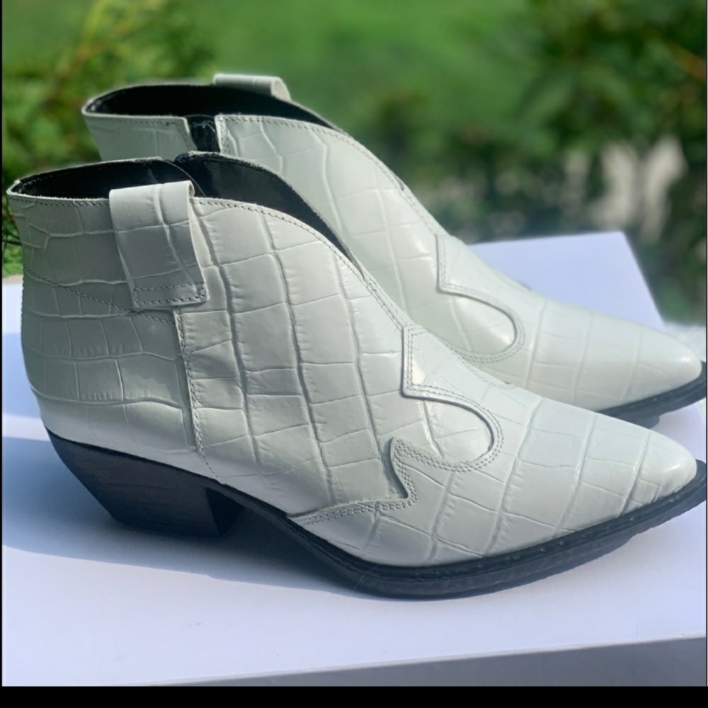 GABRIELLA Leather Ankle Boots